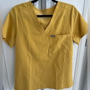 Figs Catarina light gold scrub top